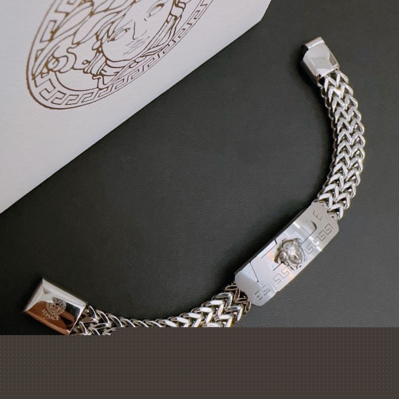 VERSACE